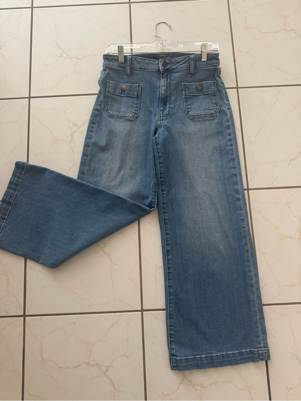 Kut from the Kloth Medium Blue Wide-Leg Jeans with Front Patch Pockets NWOT